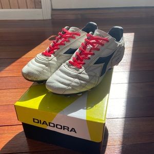 Diadora Men’s soccer cleats
